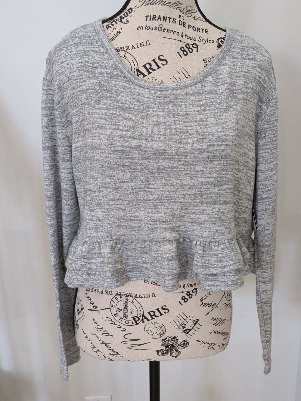 ARIZONA JEAN CO. | Women's Grey Ruffled Textured Cropped Sweater